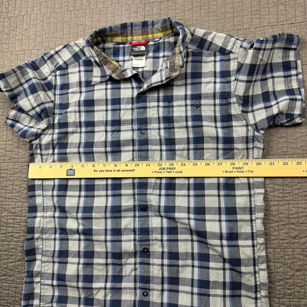 The North Face Men Medium Blue Grey Plaid Short Sleeve Button Up Shirt Hike Camp
